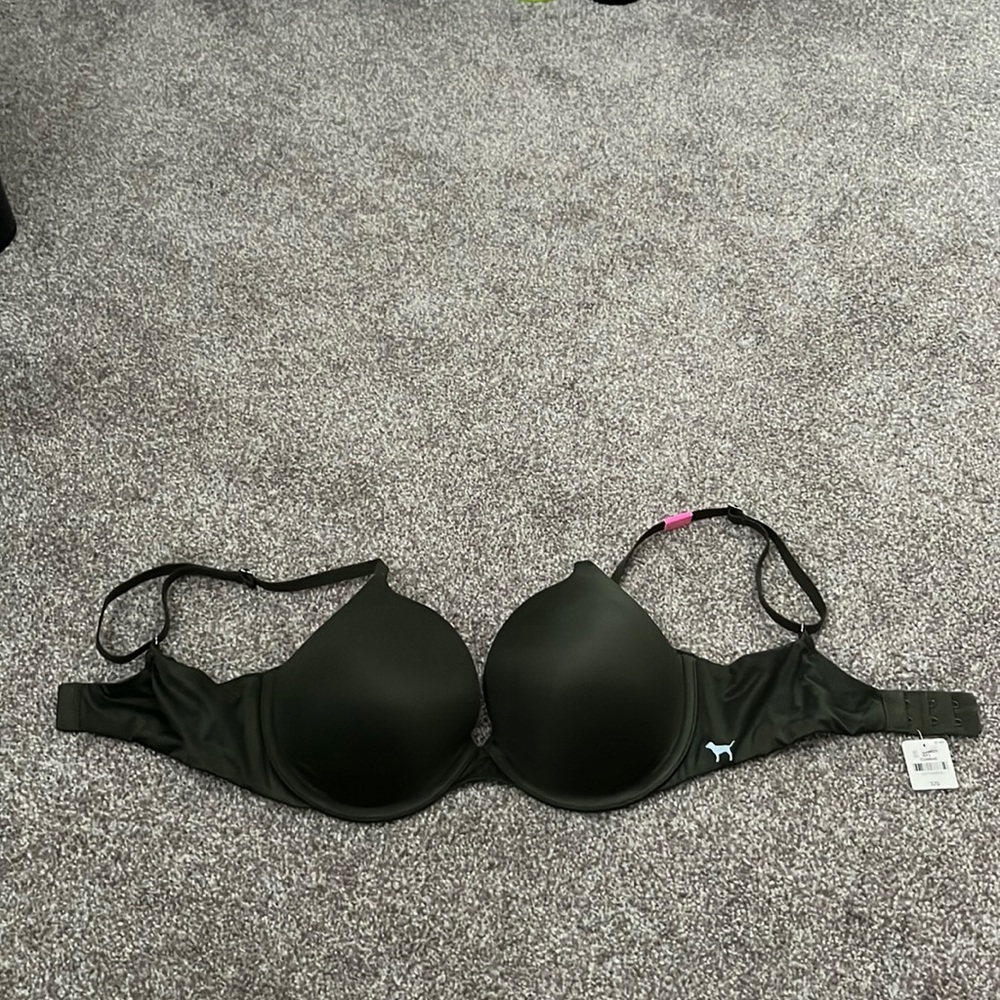 Victoria secret bra with tags